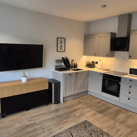 Ship Shape Fashion * Bristol