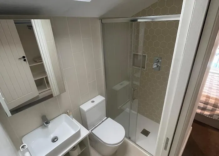 Ship Shape Fashion Apartman