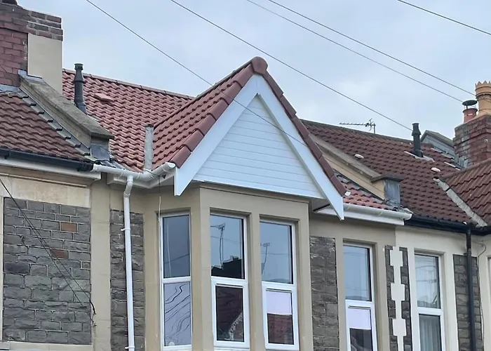 Apartman Ship Shape Fashion Bristol