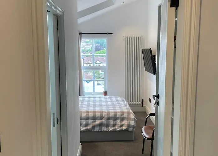 Ship Shape Fashion Bristol