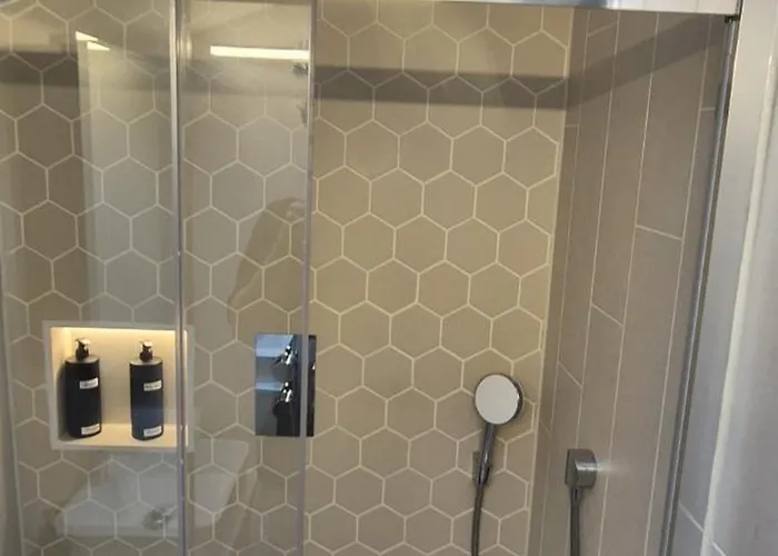 Ship Shape Fashion Apartman Bristol